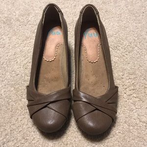 Yuu Brown wedge size 6.5